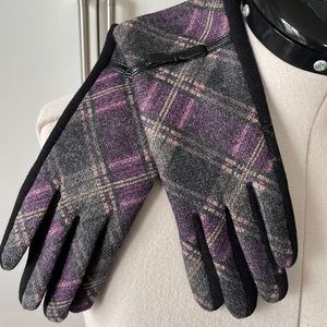 Women’s Gloves in Black/Purple/Gray Size-Medium/Large NWOT